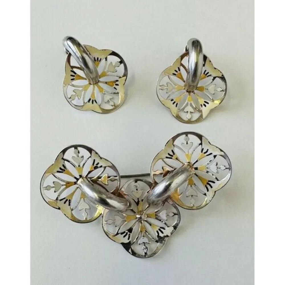 Vintage Sterling Silver Hand Painted‎ Flower Pin Brooch With Screw back Earrings